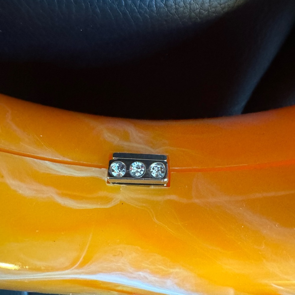 NEW Acrylic Hand Bag w/ KISSLOCK - Picture 4 of 5
